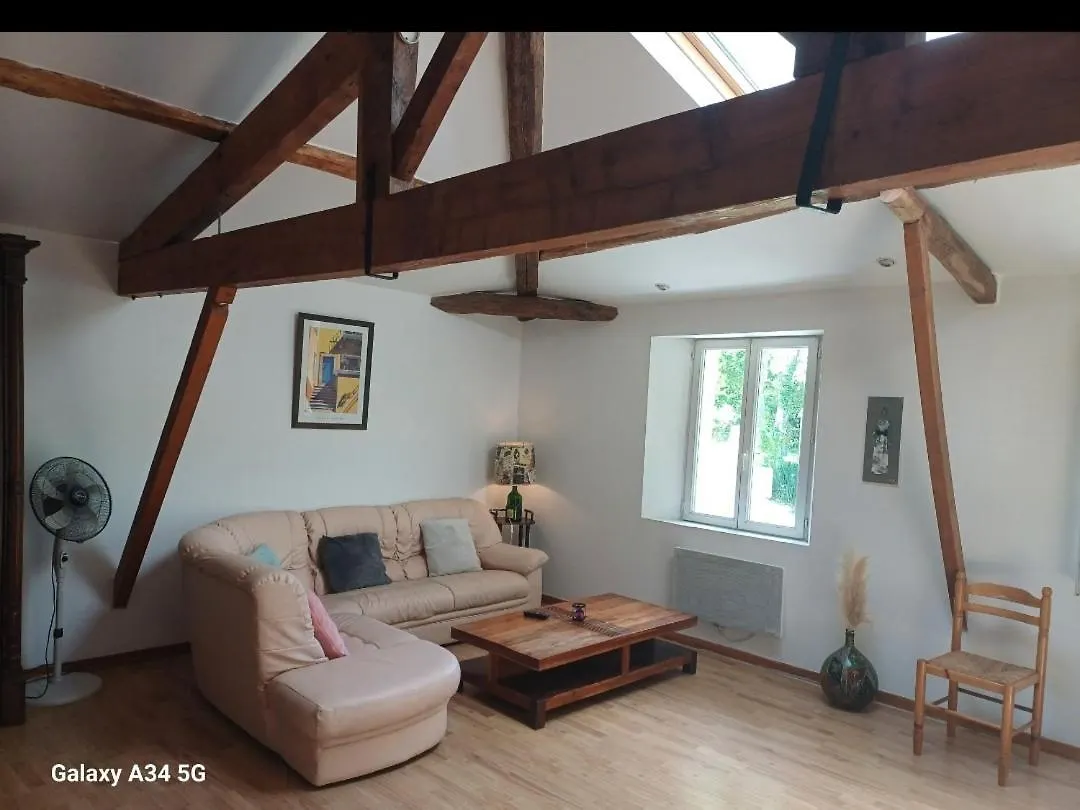 La Maison D'Amelie Montesquieu-Volvestre 0*,